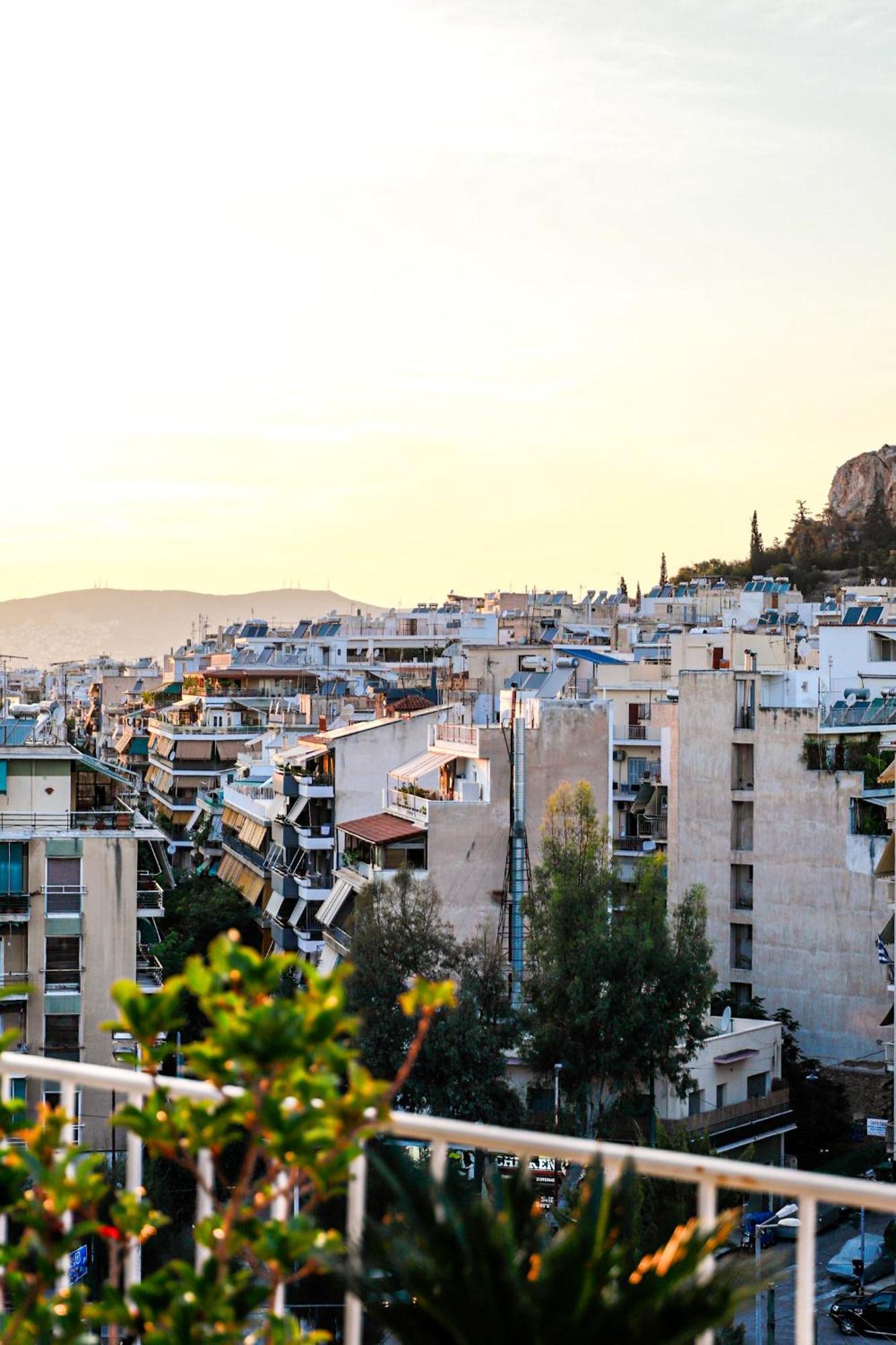Renovated Apartment With Roof Garden Access, 15 M Walk To Acropolis Atina Dış mekan fotoğraf